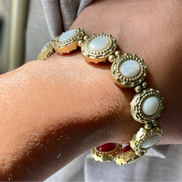 CHICOS | NYSSA Reversible Stretch Bracelet Crisp White Sultry Crimson Gold Tone - Picture 9 of 9